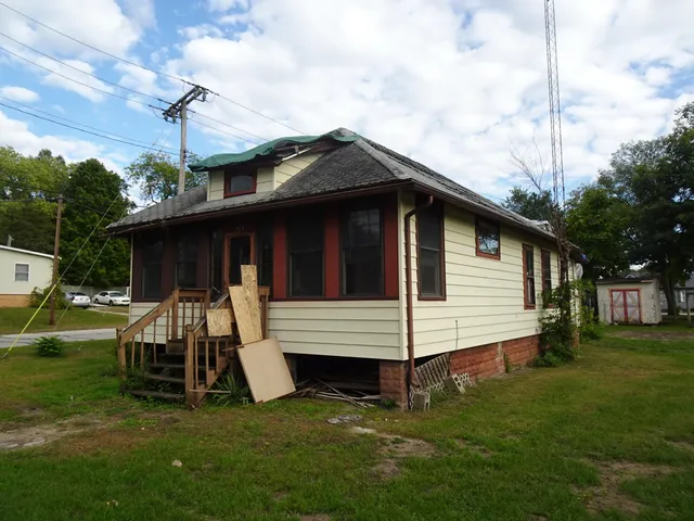 $54,900 | 419 Main Street, North Judson, IN 46366