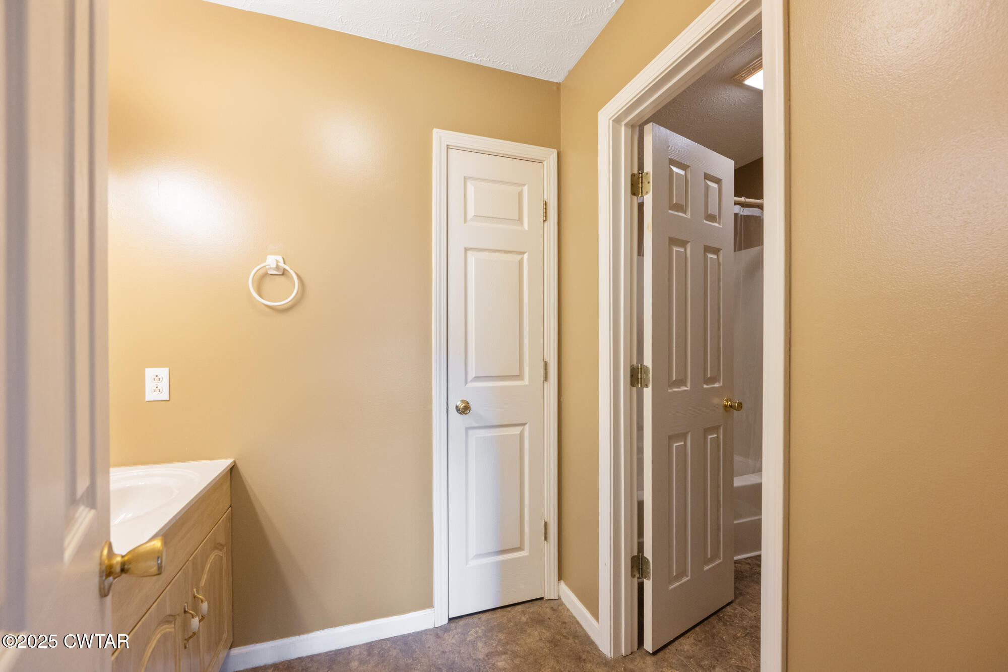 750 Northwind Loop Lexington, TN 38351 - Photo 14 of 33 a view of a hallway with wooden floor