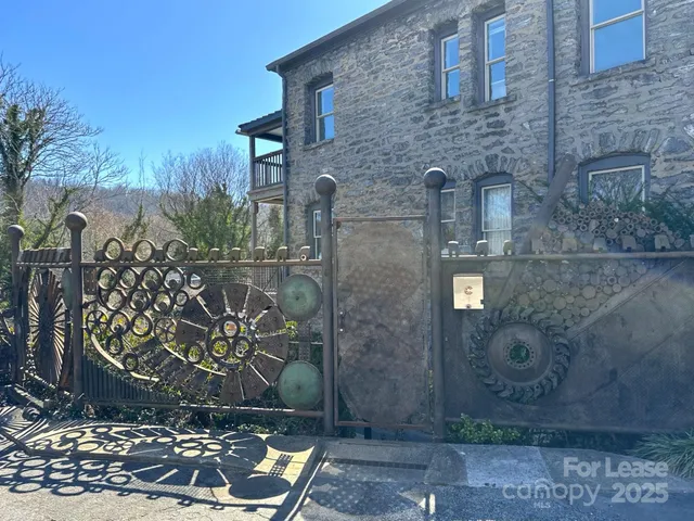 $2,250 | 130 C Biltmore Avenue, Asheville, NC 28801