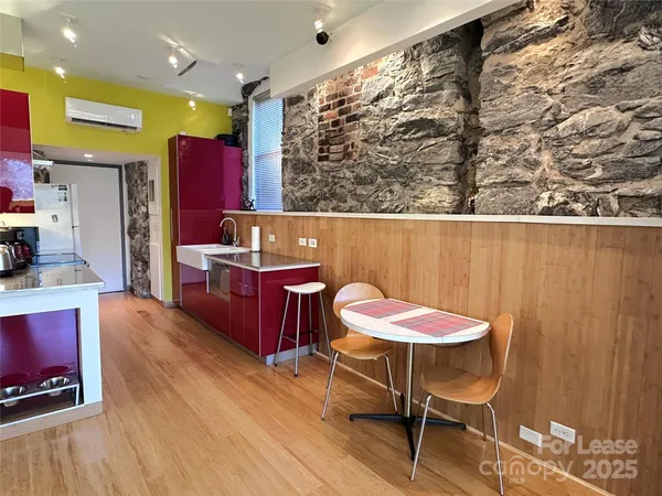 $2,250 | 130 C Biltmore Avenue, Asheville, NC 28801
