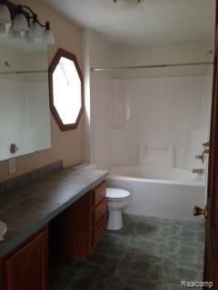 7912 Duck Pond Road Millington, MI 48746 - Photo 15 of 36 bath.jpg