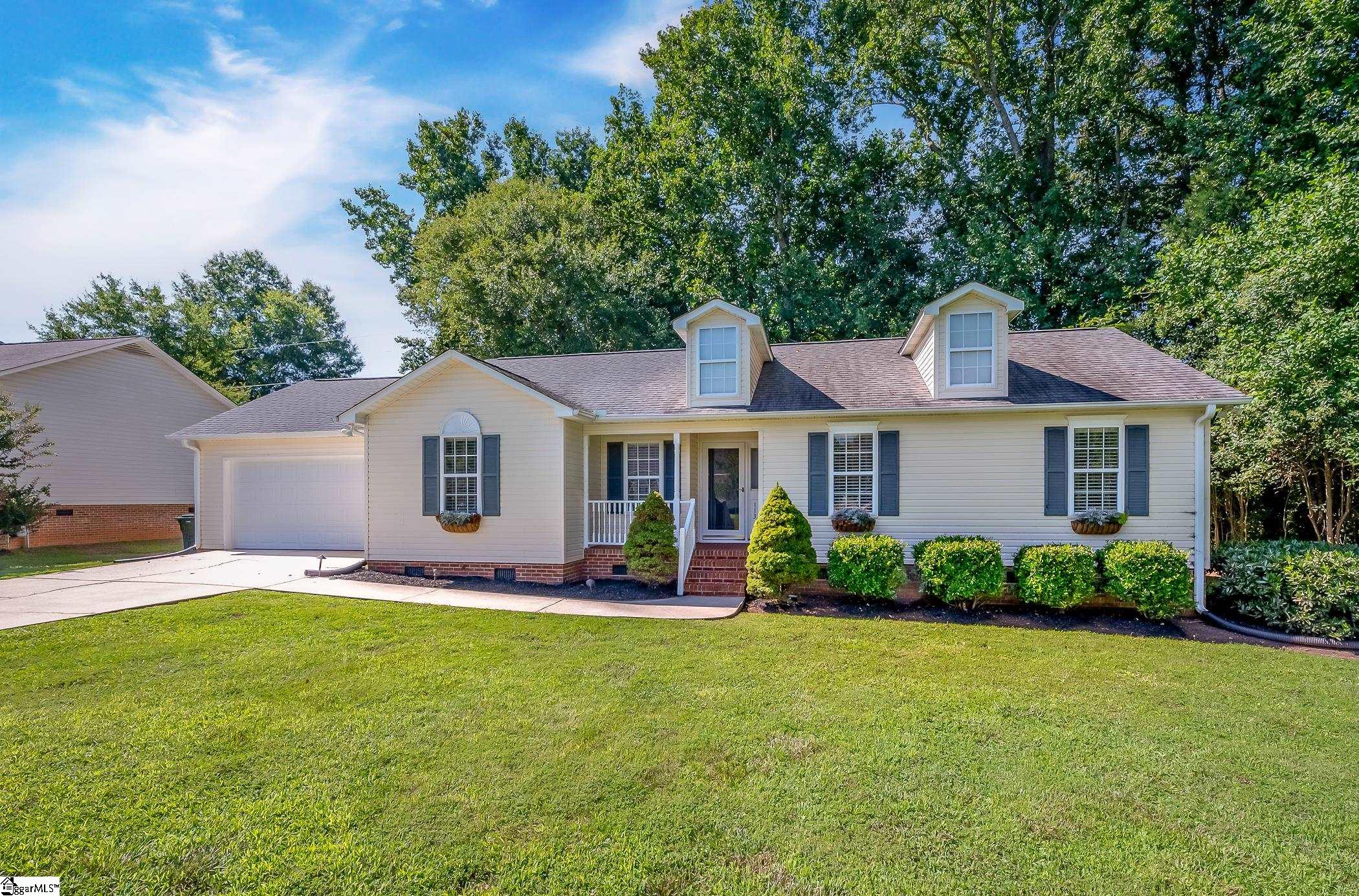 113 Patio Road Easley, SC 29642 - Photo 2 of 29 Gallery Image 2