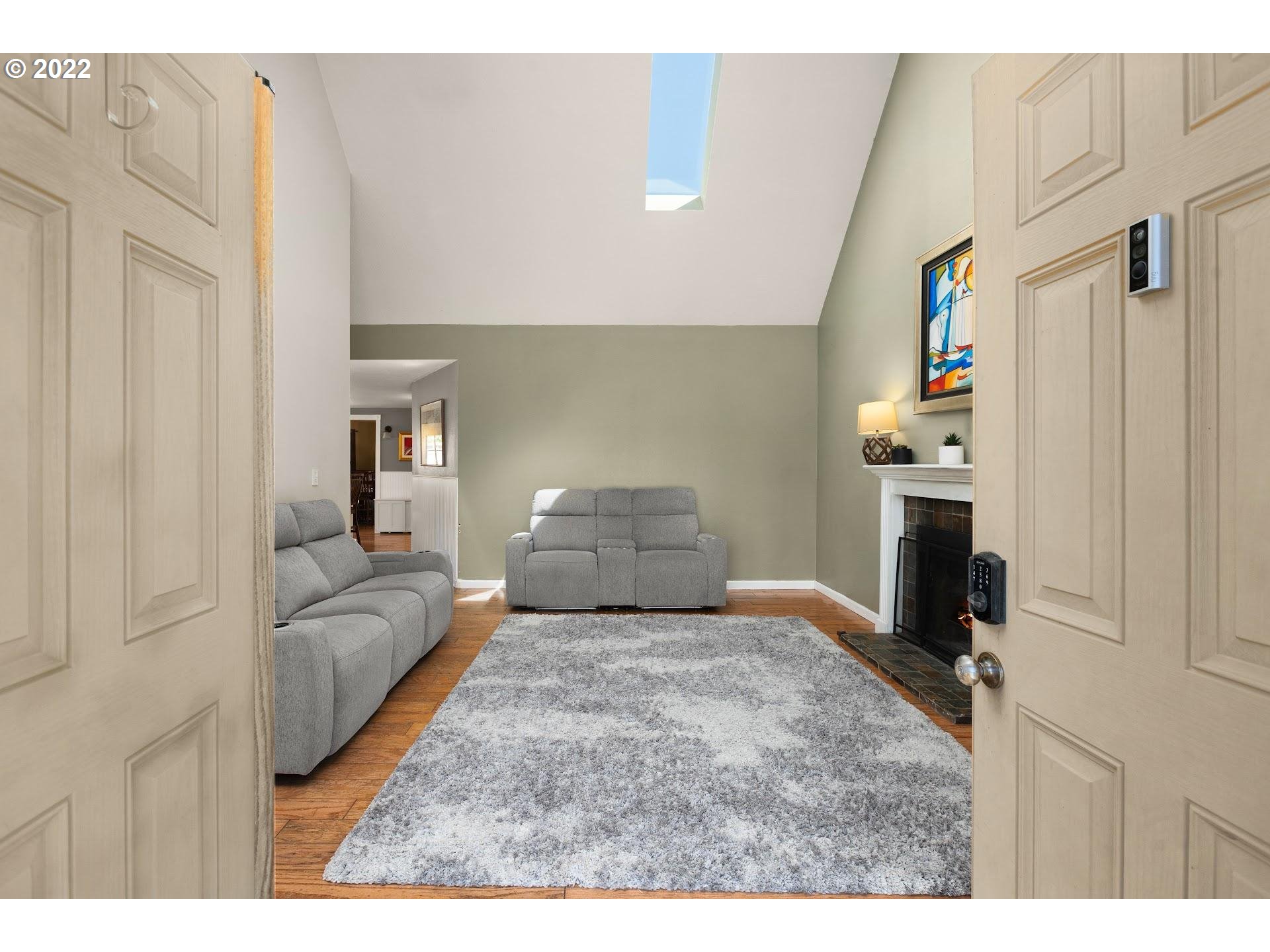 11704 Southwest Swendon Loop Tigard, OR 97223 - Photo 3 of 21 Gallery Image 3