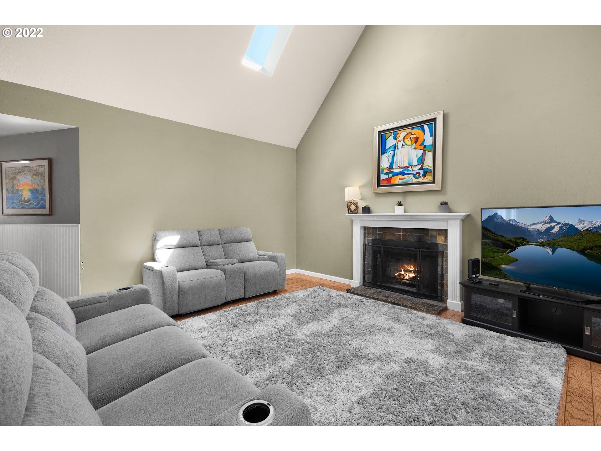 11704 Southwest Swendon Loop Tigard, OR 97223 - Photo 6 of 21 Gallery Image 6