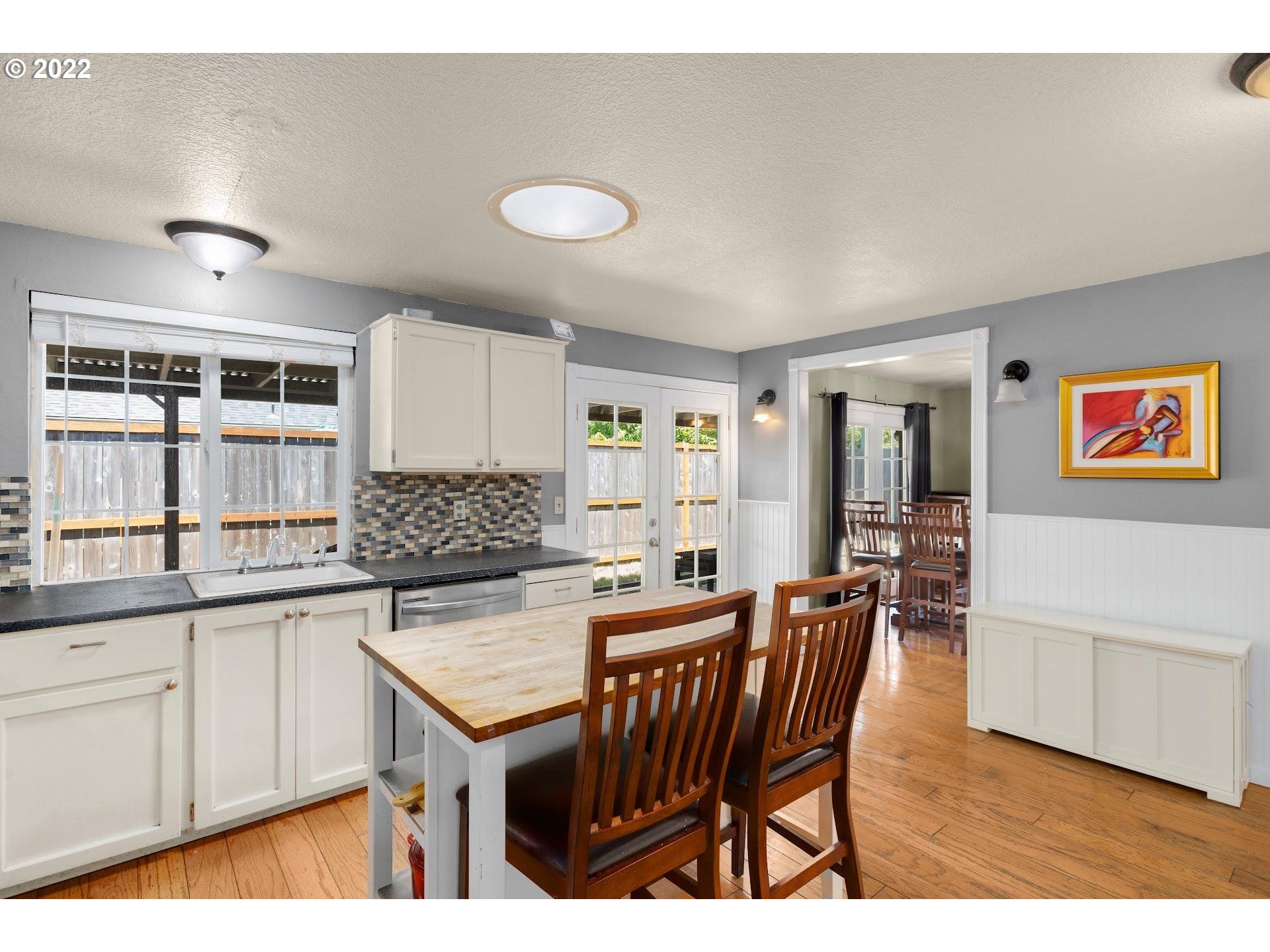 11704 Southwest Swendon Loop Tigard, OR 97223 - Photo 7 of 21 Gallery Image 7
