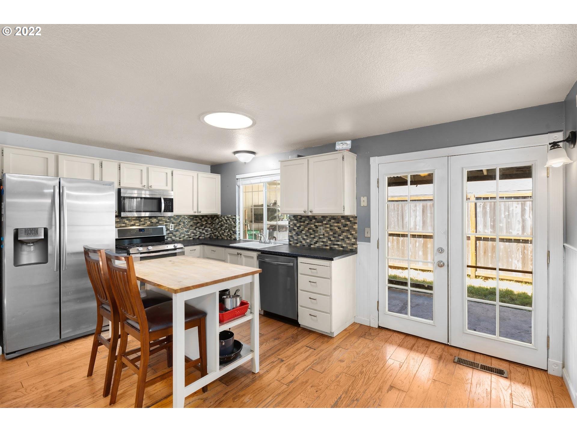 11704 Southwest Swendon Loop Tigard, OR 97223 - Photo 8 of 21 Gallery Image 8