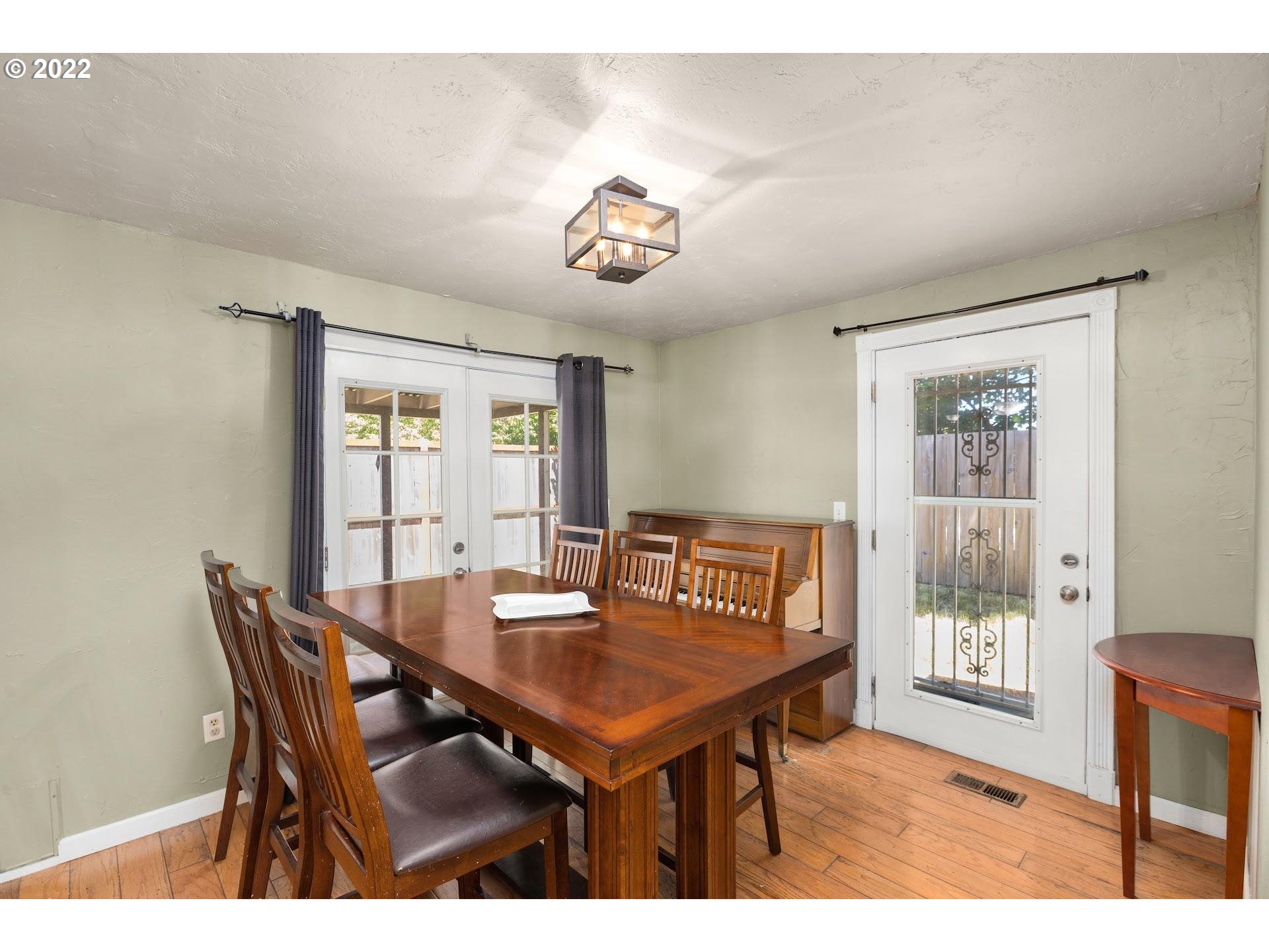 11704 Southwest Swendon Loop Tigard, OR 97223 - Photo 10 of 21 Gallery Image 10