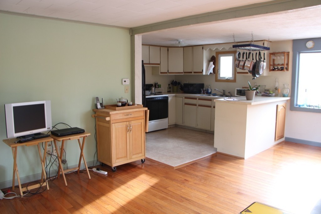 61 Briggs Road West Petersham, MA 01366 - Photo 7 of 26