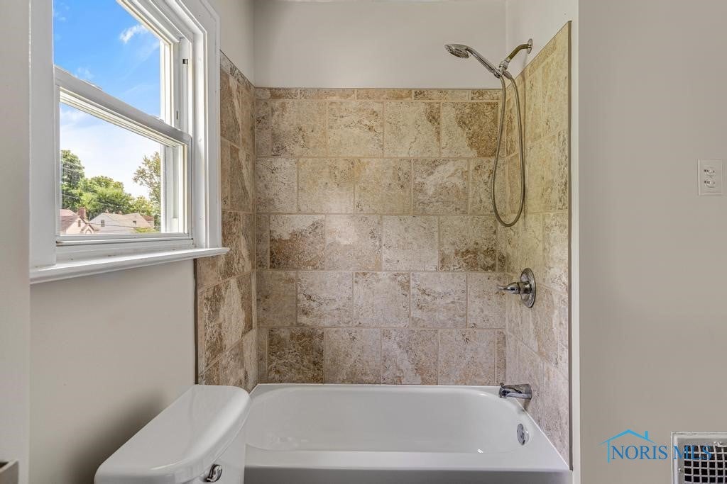 3783 Sherbrooke Road Toledo, OH 43613 - Photo 25 of 43 Bathroom