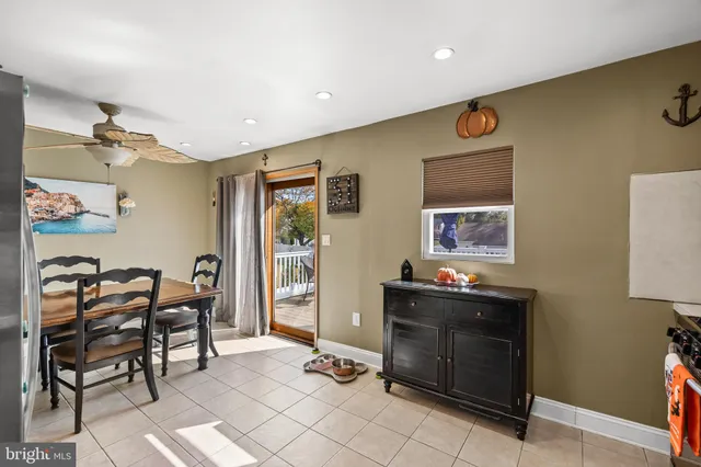 a view of a workspace with furniture