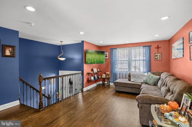 $425,000 | 33 Saratoga Road, Stratford, NJ 08084