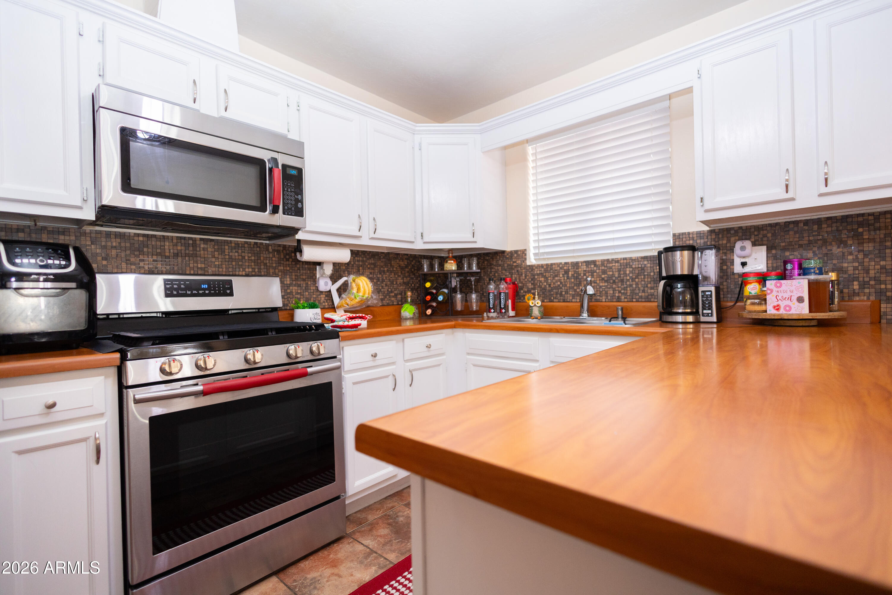 502 Elizabeth Avenue Douglas, AZ 85607 - Photo 11 of 32 Kitchen