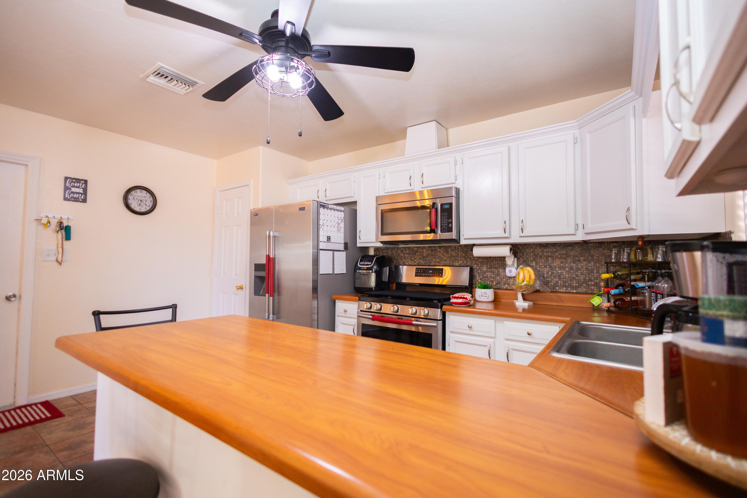 502 Elizabeth Avenue Douglas, AZ 85607 - Photo 8 of 32 Kitchen