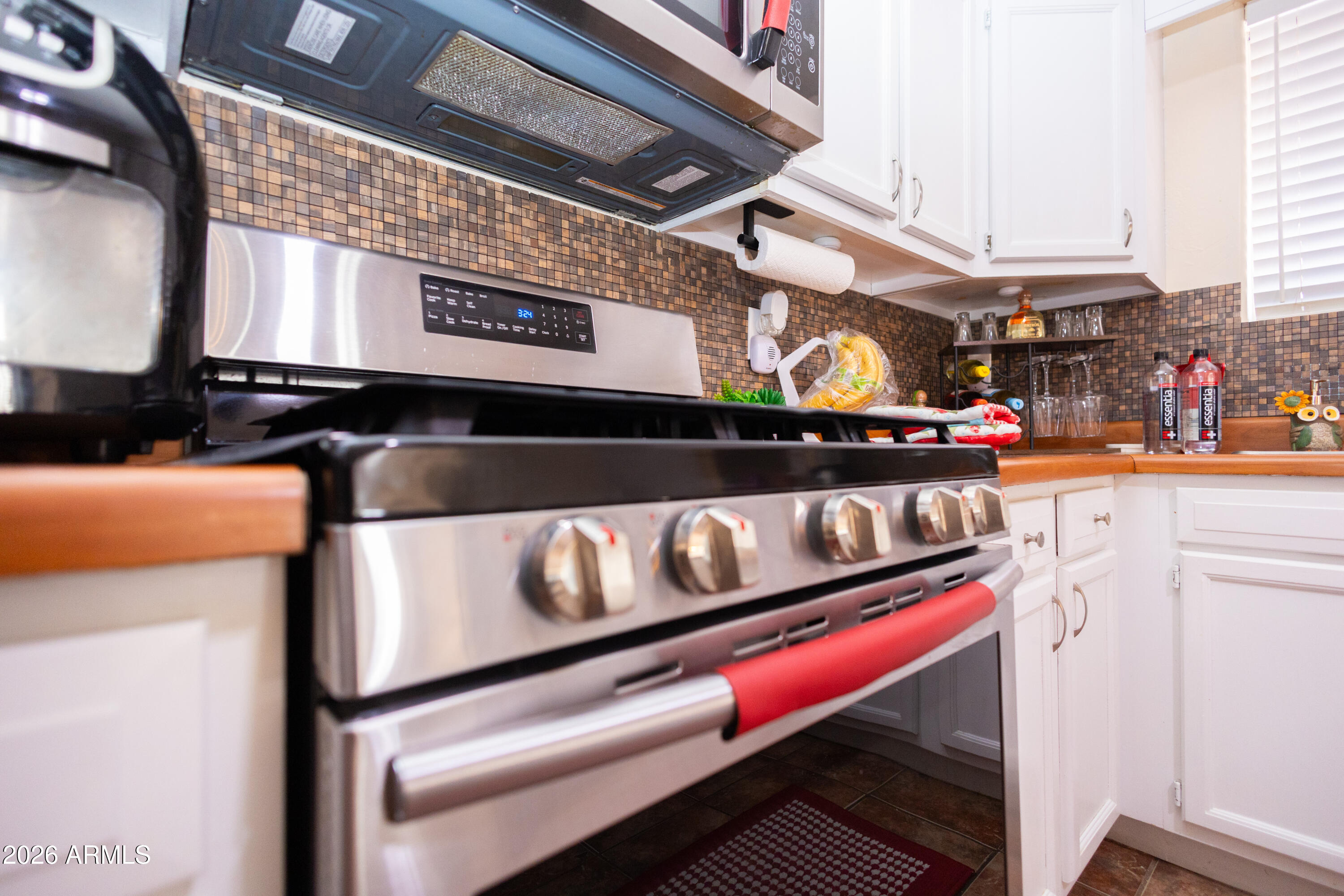 502 Elizabeth Avenue Douglas, AZ 85607 - Photo 10 of 32 Gas Stove