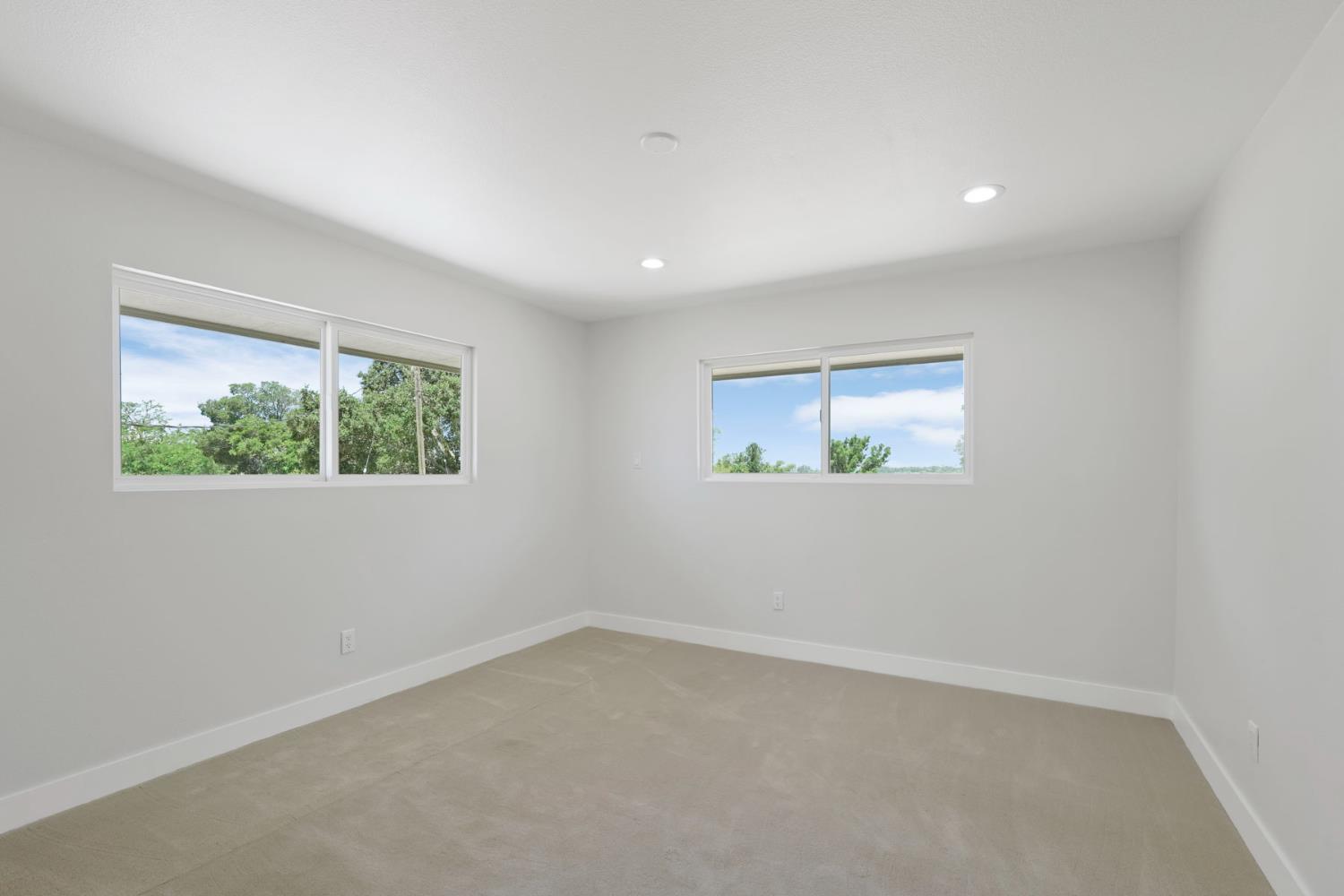 2650 West Twitchell Island Road Rio Vista, CA 94571 - Photo 25 of 60 an empty room with a window