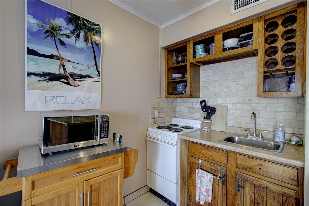 3938 Surfside Boulevard, Unit 3114 Corpus Christi, TX 78402 - Photo 3 of 20