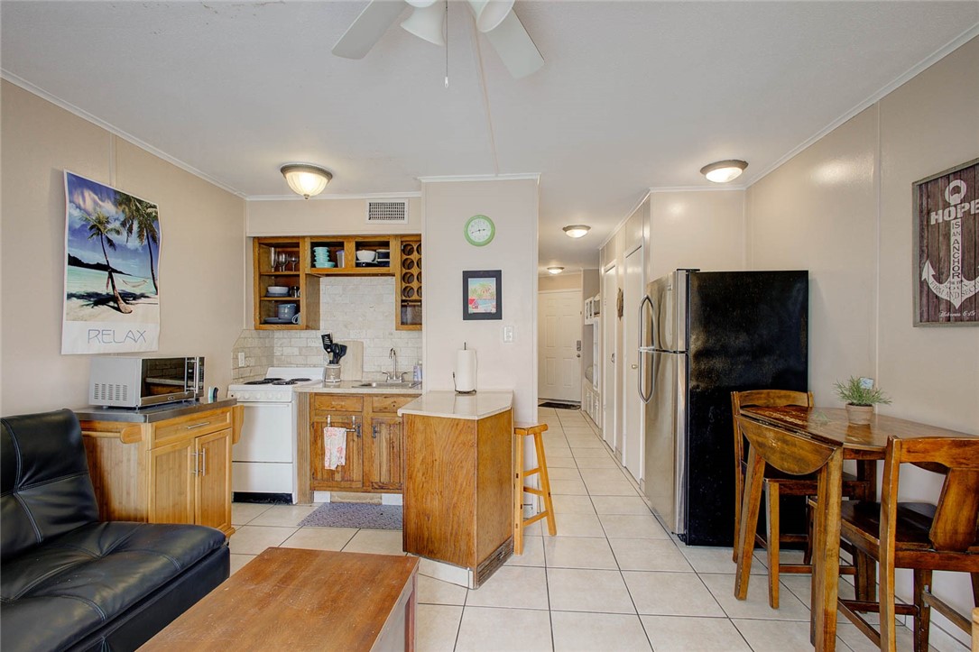 3938 Surfside Boulevard, Unit 3114 Corpus Christi, TX 78402 - Photo 5 of 20