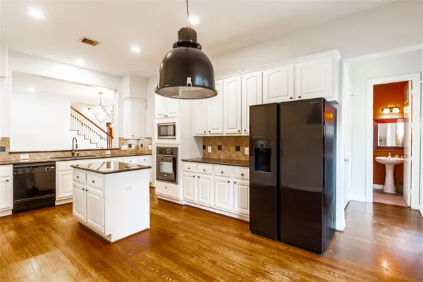 $2,790 | 2923 Royal Oaks Crest, Houston, TX 77082