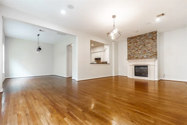 $2,790 | 2923 Royal Oaks Crest, Houston, TX 77082