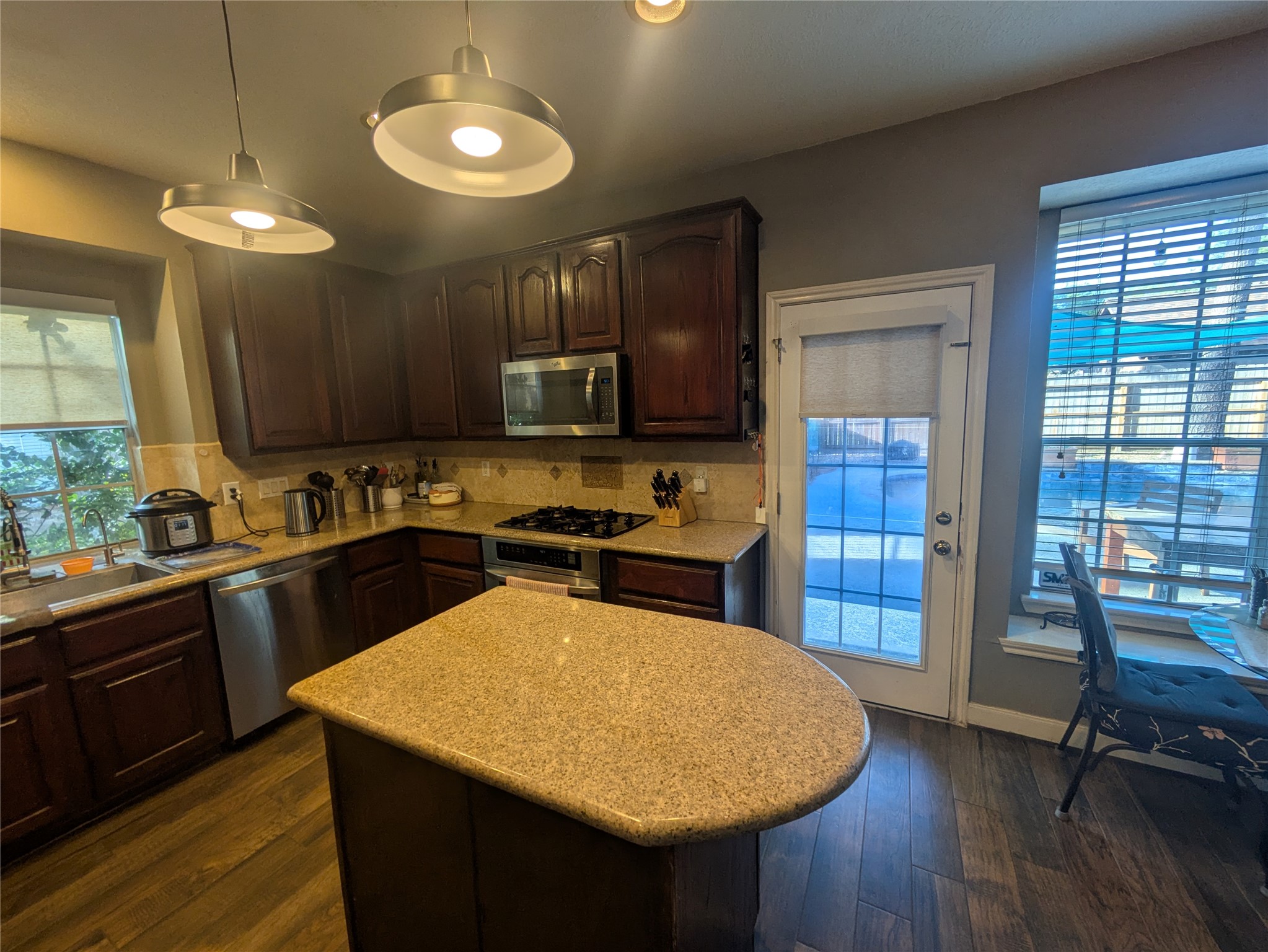 9222 Symphonic Lane Houston, TX 77040 - Photo 22 of 33 Recently remodeled Kitchen