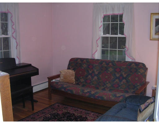 208 Fox Hill Road Burlington, MA 01803 - Photo 8 of 14 Gallery Image 8