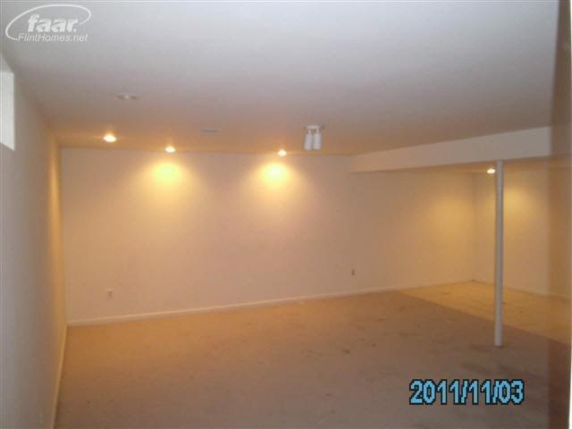 940 North Road Fenton, MI 48430 - Photo 14 of 16 20201575-13.JPG