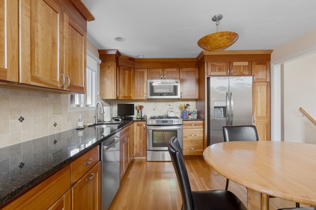 14 Borderland Road Sharon, MA 02067 - Photo 3 of 28 Gallery Image 3