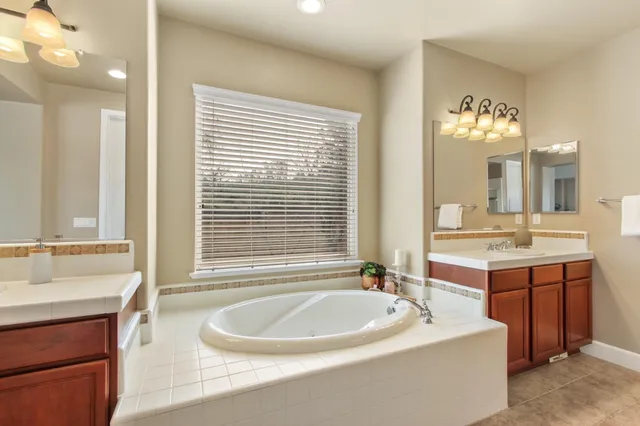 $945,000 | 5950 Tanus Circle, Rocklin, CA 95677