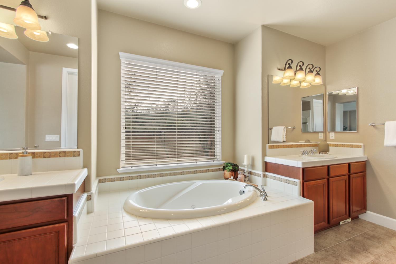5950 Tanus Circle Rocklin, CA 95677 - Photo 38 of 70