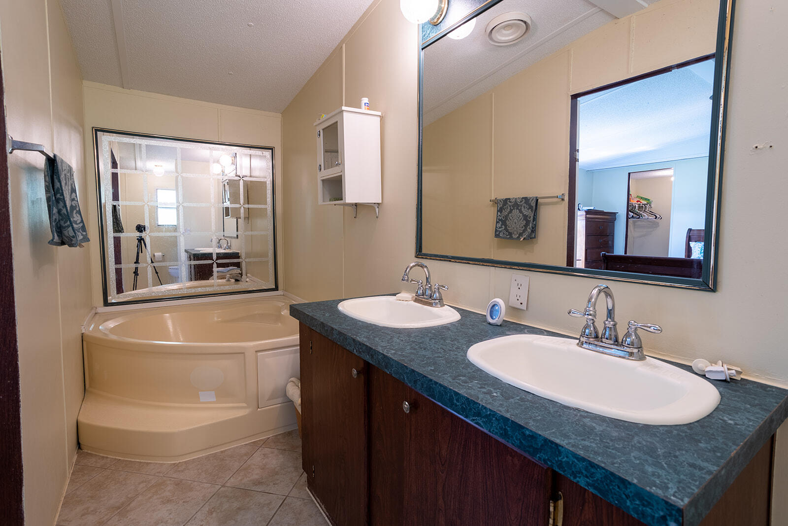 635 Ivy Valley Road Gate City, VA 24251 - Photo 28 of 66 Bathroom