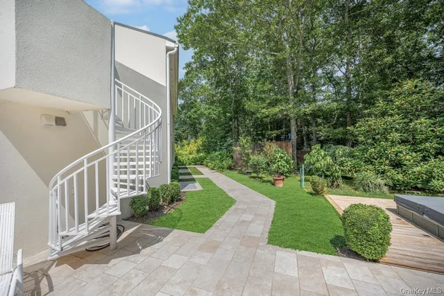 $4,249,999 | 2222 Noyack Road, Sag Harbor, NY 11963