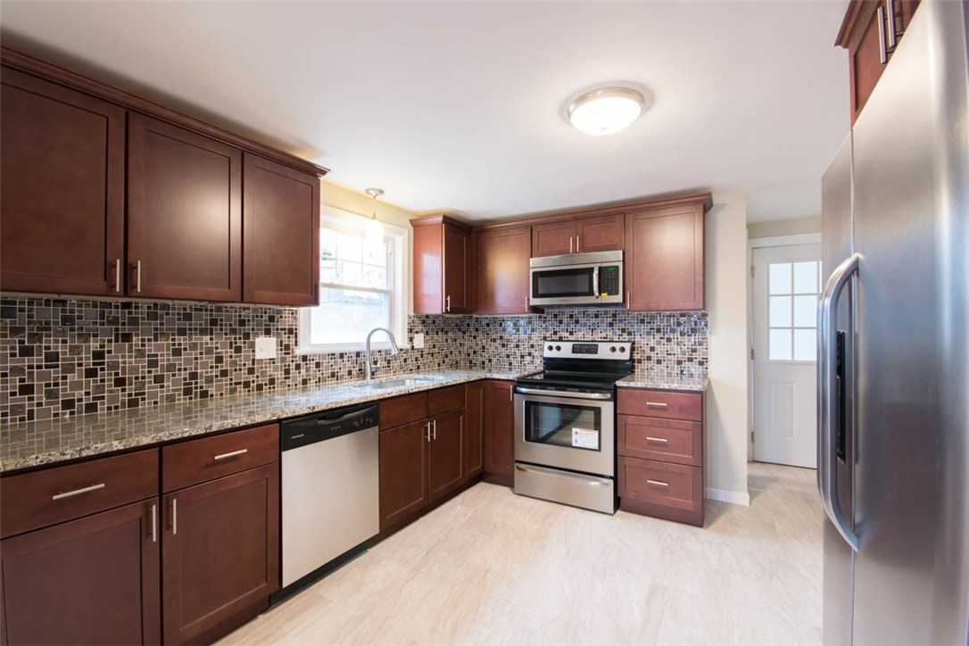105 Bryant Road Cranston, RI 02910 - Photo 13 of 37 Gallery Image 13