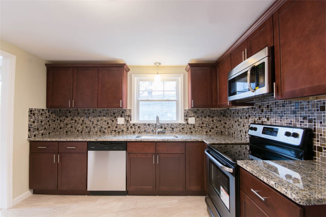 105 Bryant Road Cranston, RI 02910 - Photo 15 of 37 Gallery Image 15