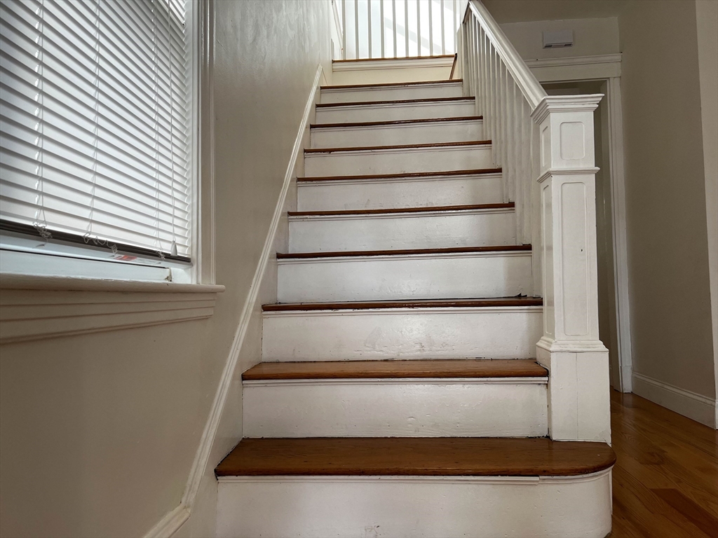 8 Winborough Street Boston, MA 02136 - Photo 5 of 12 a view of entryway