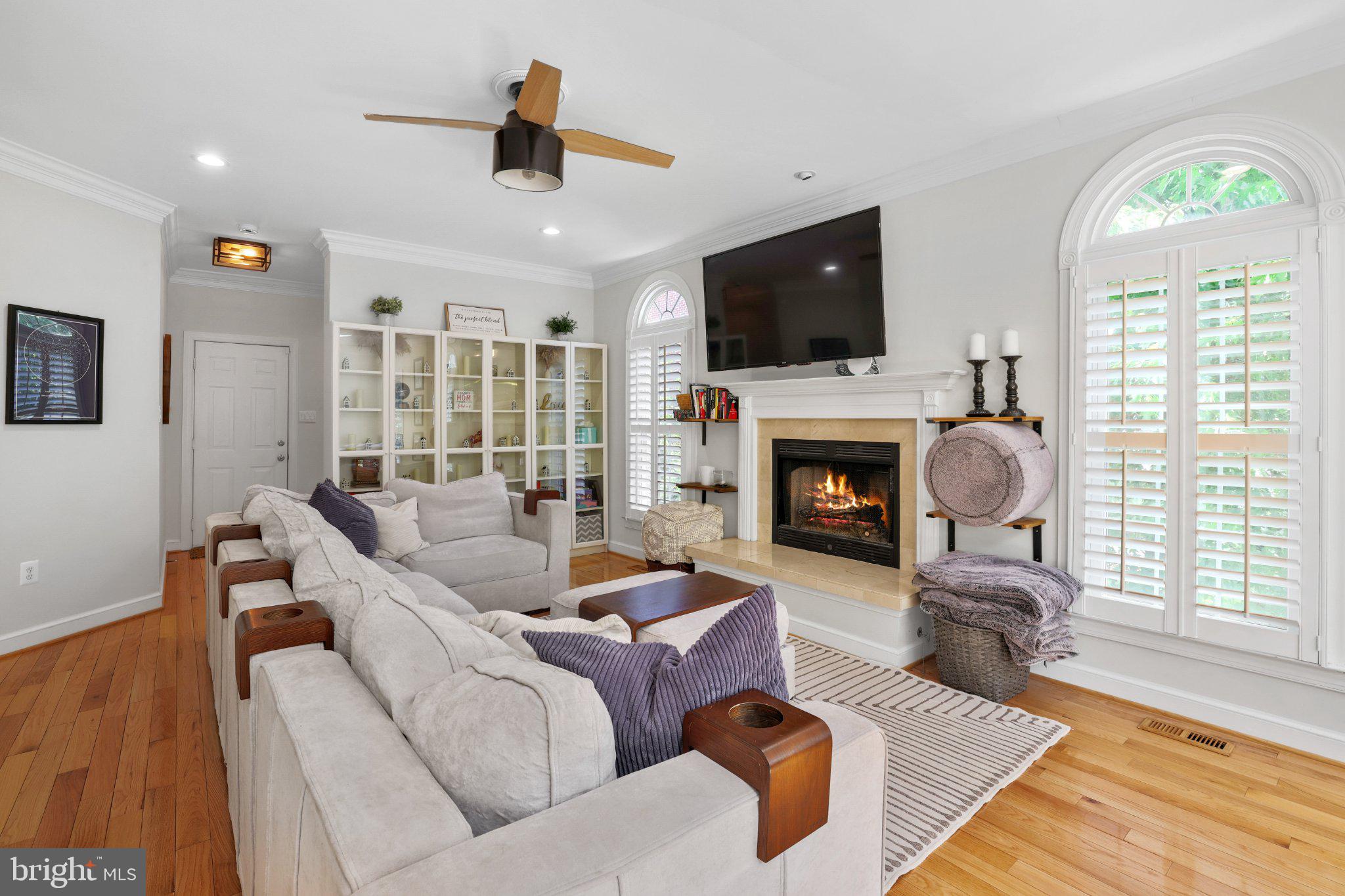 6732 Churchill Road McLean, VA 22101 - Photo 20 of 61 Cozy living room with warm ambiance.