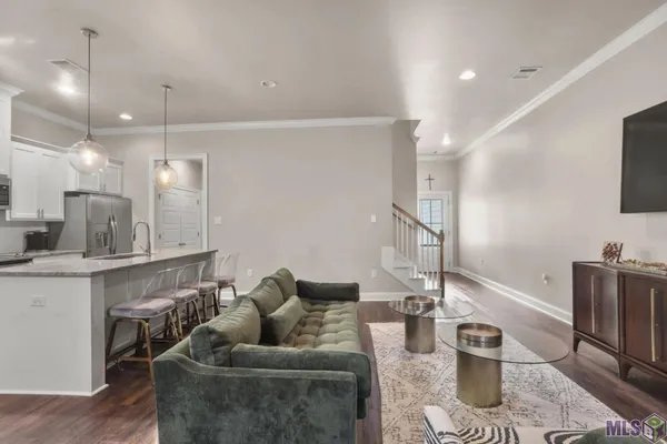 $3,800 | 8123 Stonelake Cir Avenue East, Baton Rouge, LA 70820
