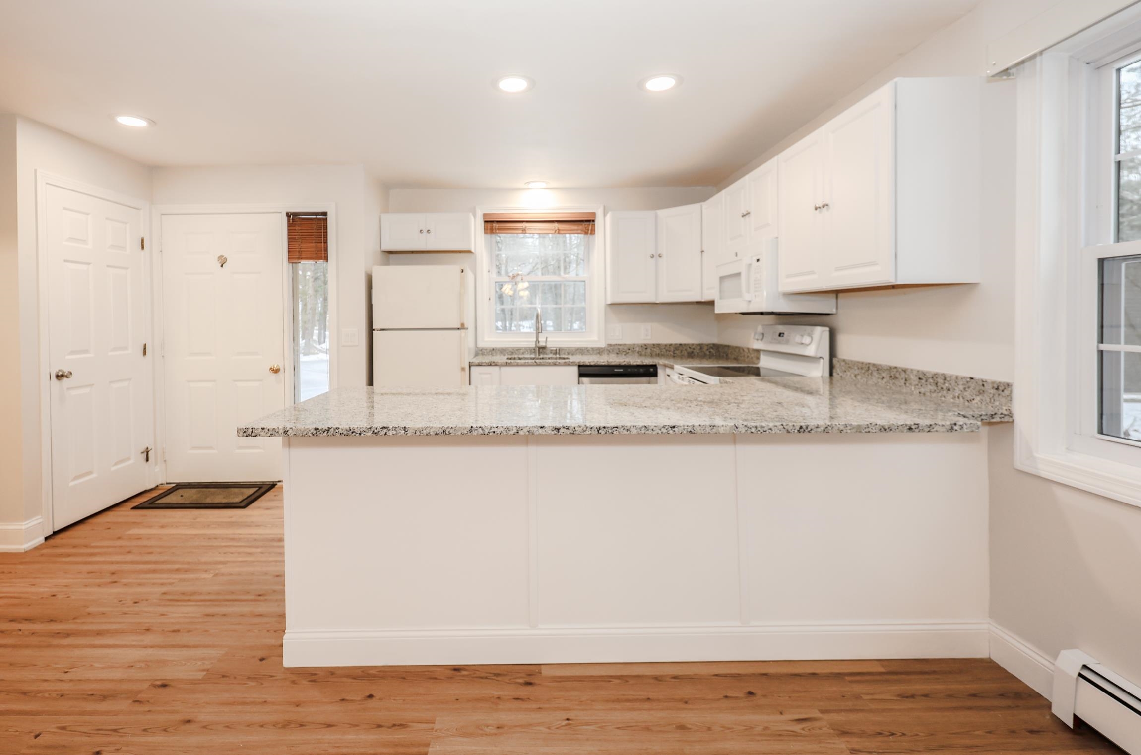 1465 Hooksett Road, Unit 10 Hooksett, NH 03106 - Photo 4 of 29 Gallery Image 4