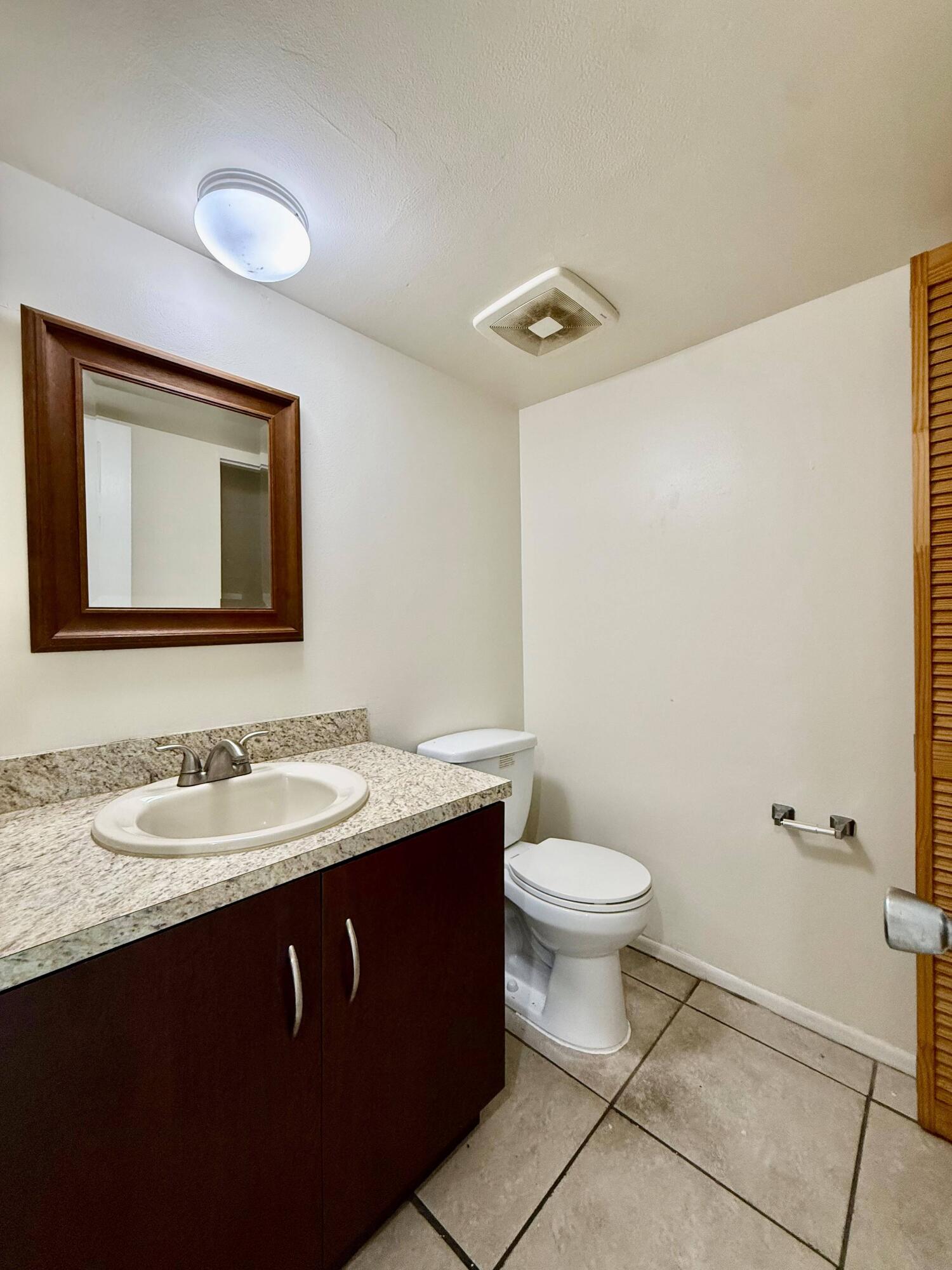343 Gulfstream Road Dania Beach, FL 33004 - Photo 8 of 20 WhatsApp Image 2026-08-27 at 21.22.13 (1