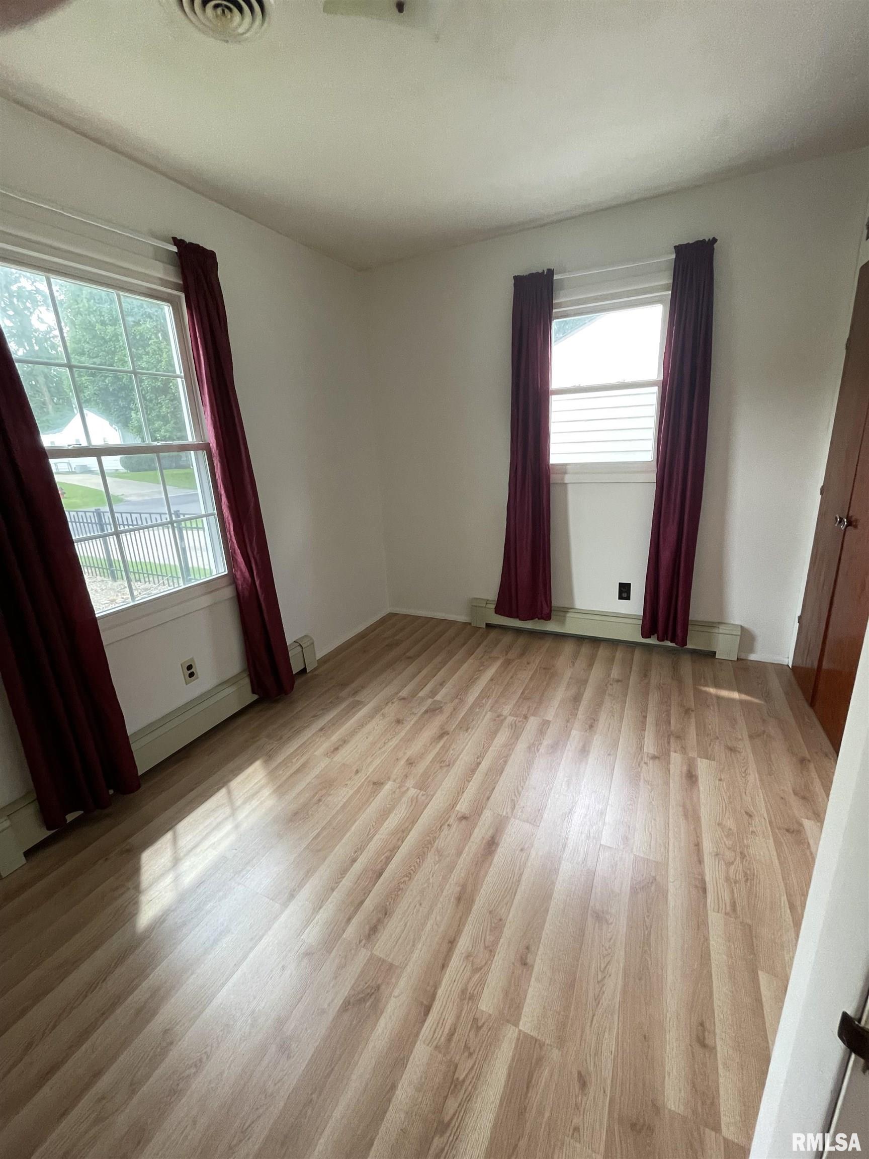 43 Lilac Lane Springfield, IL 62702 - Photo 7 of 11 Gallery Image 7