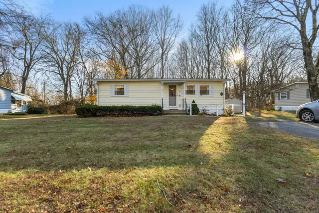 $180,000 | 15 Stone Hedge Road, Westbrook, CT 06498