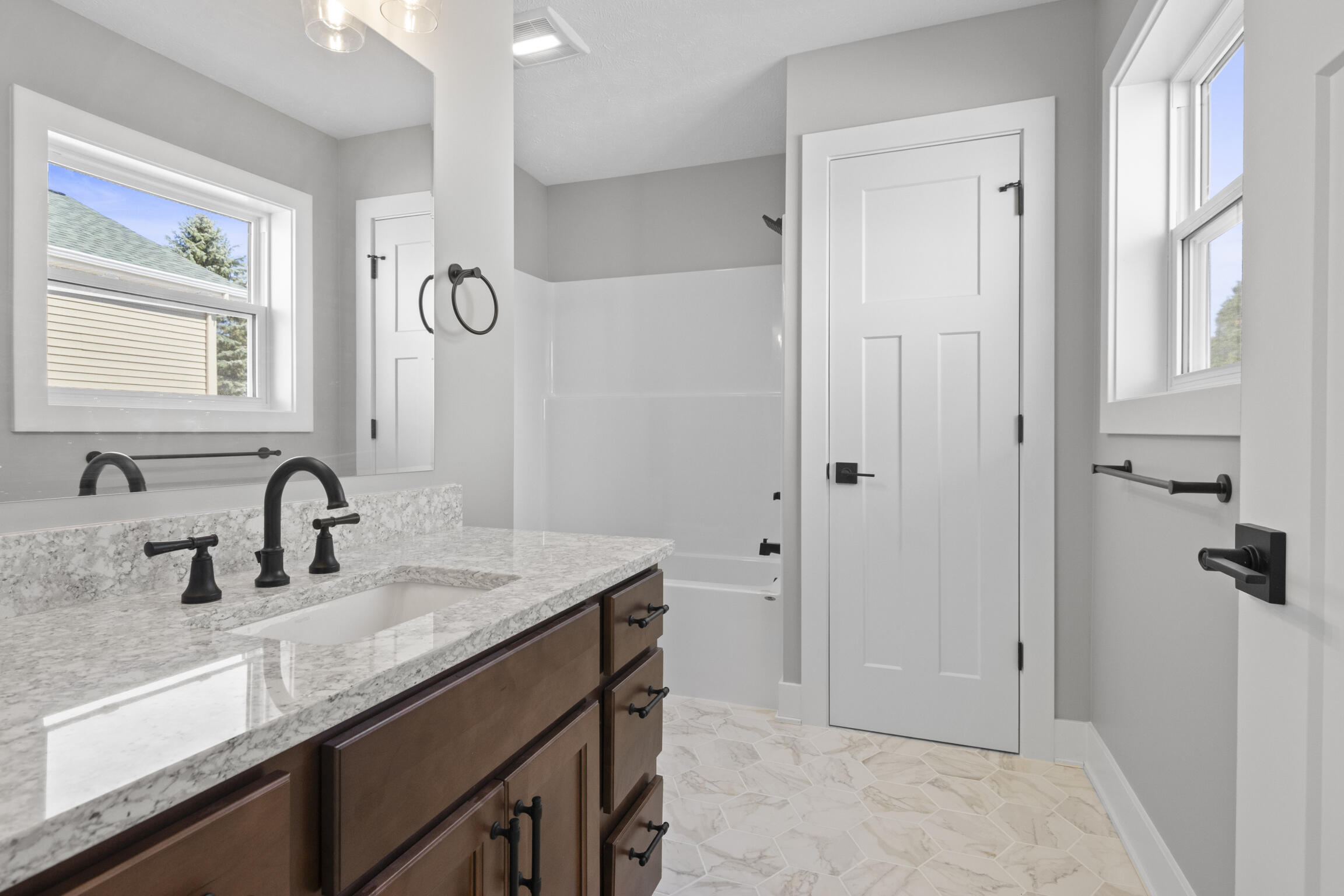 1941 Pine Ridge Drive Manistee, MI 49660 - Photo 19 of 46 Primary full bath