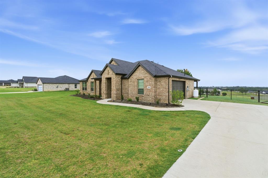 8800 Prather Road Springtown, TX 76082 - Photo 3 of 40