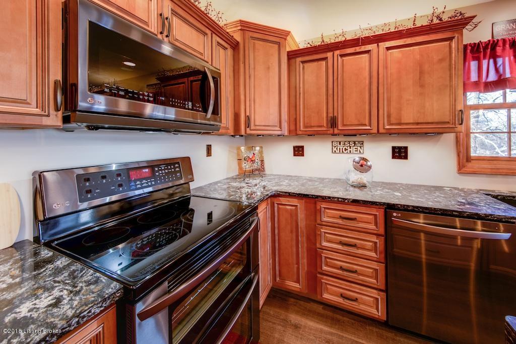 8106 Manslick Road Louisville, KY 40214 - Photo 13 of 31 8106 Manslick Rd 13