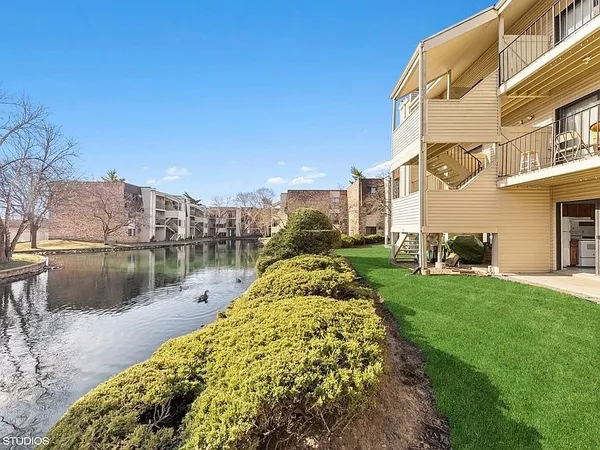 $204,900 | 191 North Waters Edge Drive, Unit 101, Glendale Heights, IL 60139
