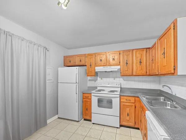 $204,900 | 191 North Waters Edge Drive, Unit 101, Glendale Heights, IL 60139