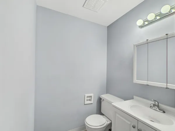 $204,900 | 191 North Waters Edge Drive, Unit 101, Glendale Heights, IL 60139