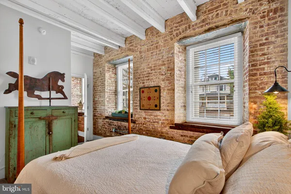 $800,000 | 515 North Washington Street, Unit 105, Alexandria, VA 22314