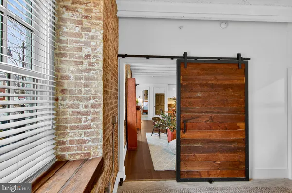 $800,000 | 515 North Washington Street, Unit 105, Alexandria, VA 22314