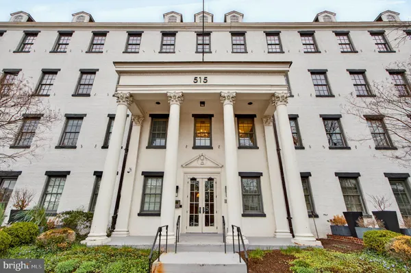 $800,000 | 515 North Washington Street, Unit 105, Alexandria, VA 22314