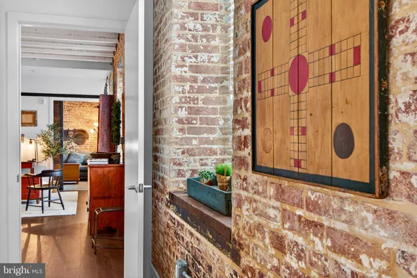 $800,000 | 515 North Washington Street, Unit 105, Alexandria, VA 22314